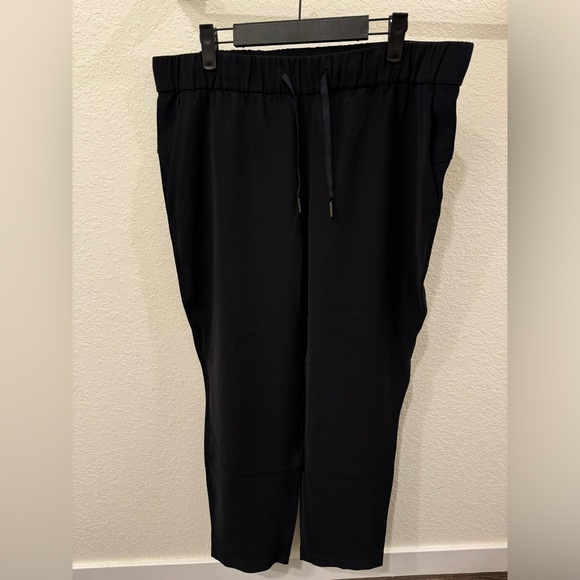 Lululemon On The Fly Pant *Woven 27" - Picture 2 of 9